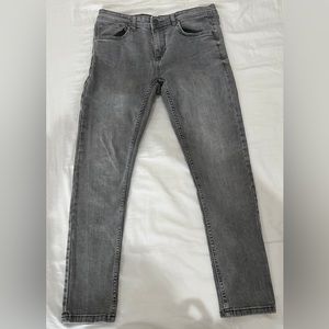 Men’s grey skinny jeans